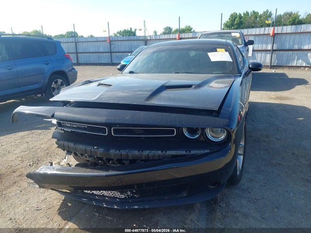 Dodge Challenger Sxt