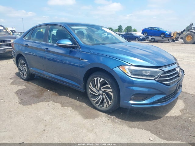 Salvage Volkswagen Jetta Image