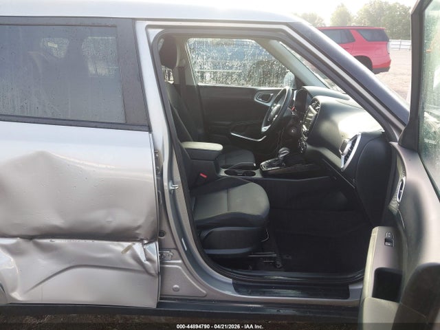 Kia Soul Lx
