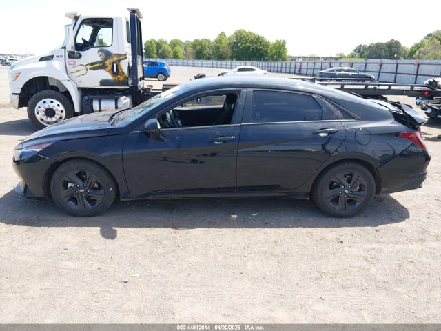 Hyundai ELANTRA Sel