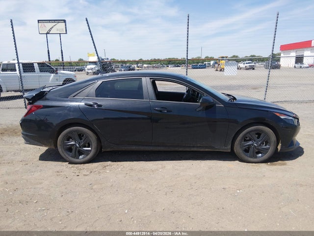 Hyundai ELANTRA Sel