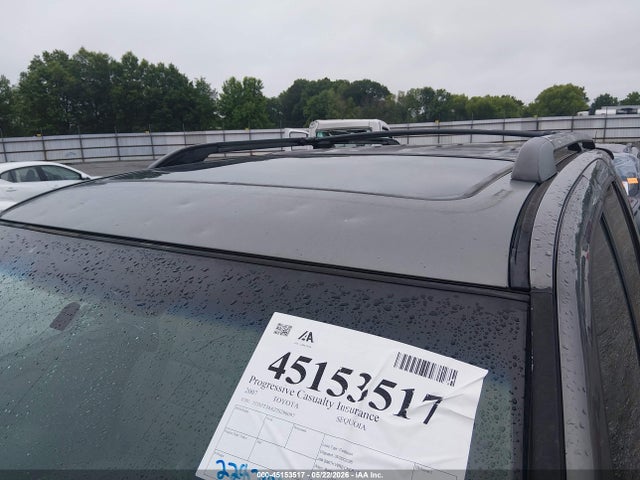 Toyota Sequoia Sr5 V8
