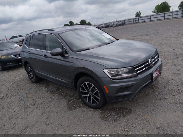 Salvage Volkswagen Tiguan Image