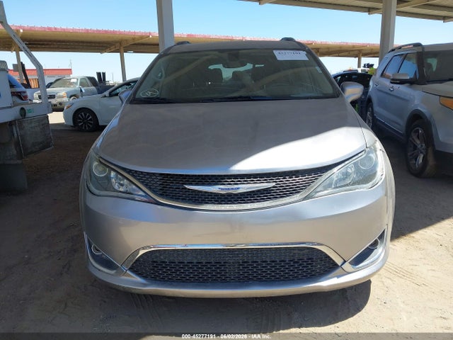 Chrysler Pacifica Touring L