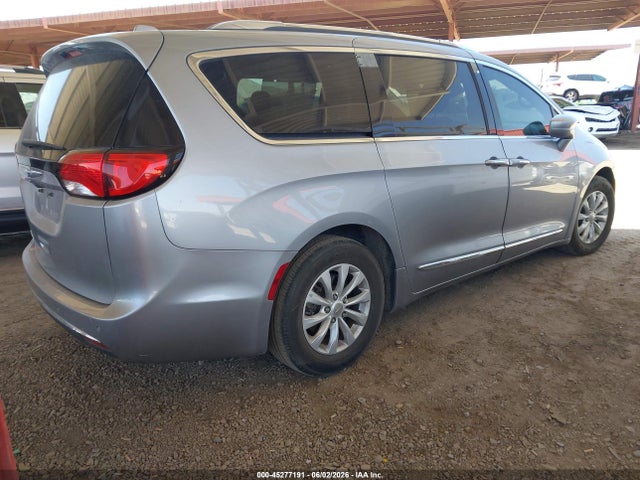 Chrysler Pacifica Touring L