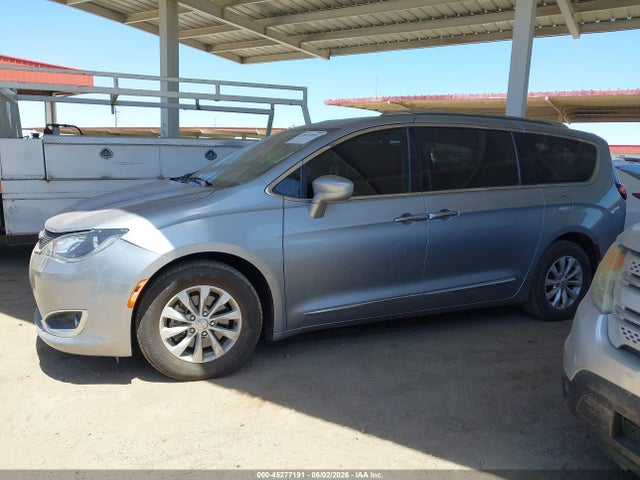 Chrysler Pacifica Touring L