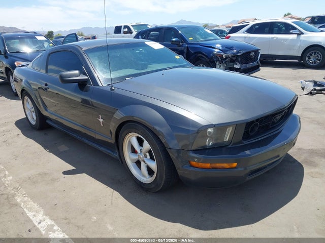 Salvage Ford Mustang Image