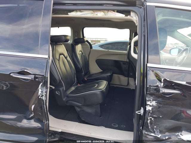 Chrysler Pacifica Limited