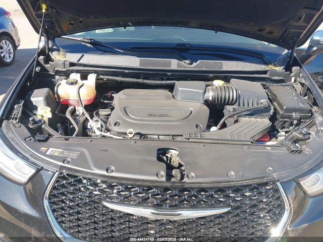 Chrysler Pacifica Limited