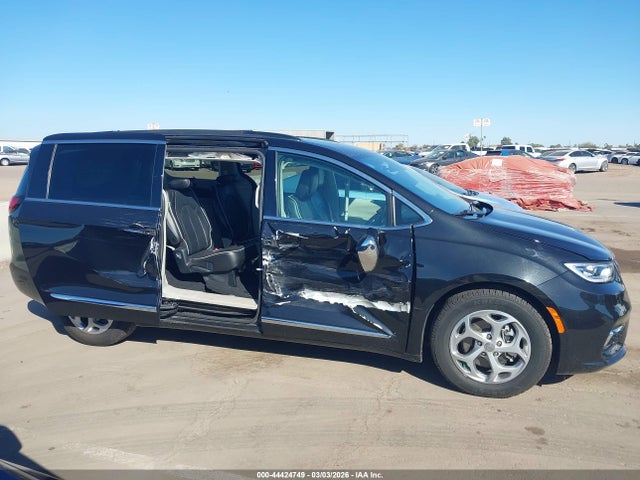 Chrysler Pacifica Limited