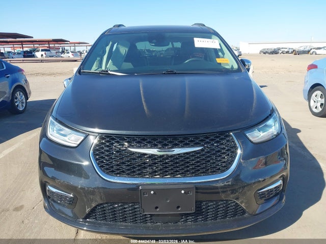Chrysler Pacifica Limited