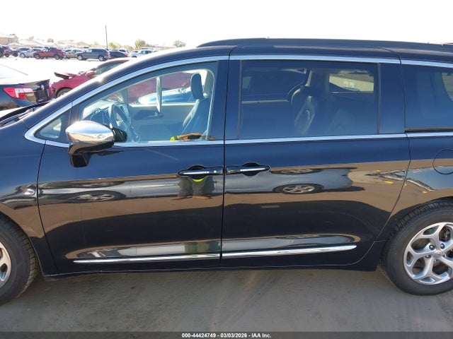 Chrysler Pacifica Limited