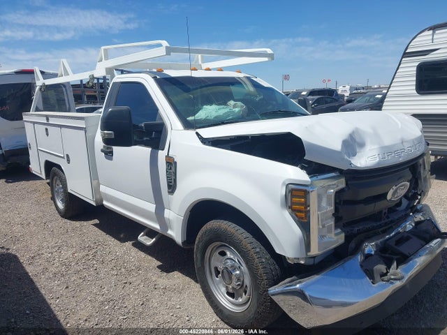 Salvage Ford F-350 Image