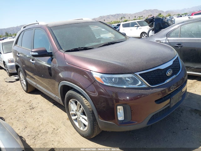 Salvage Kia Sorento Image