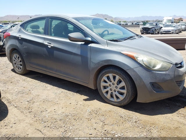 Salvage Hyundai ELANTRA Image