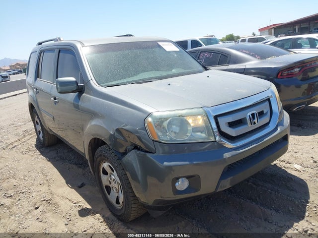 Salvage Honda Pilot Image