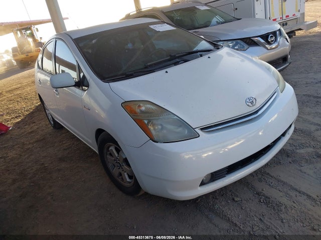 Salvage Toyota Prius Image