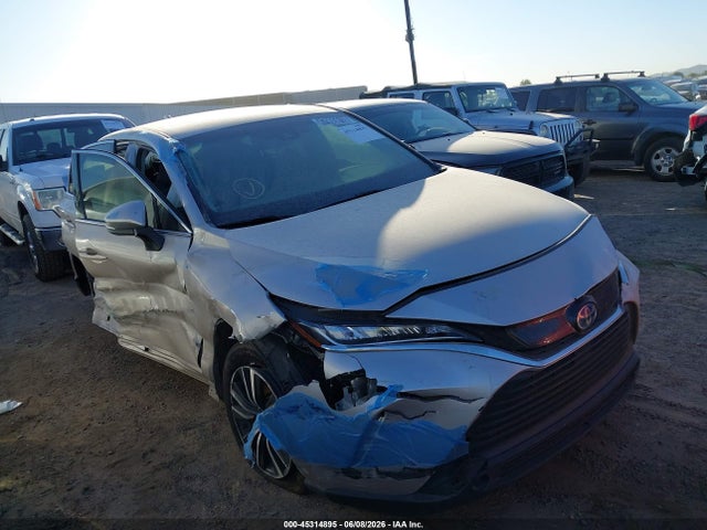Salvage Toyota Venza Image