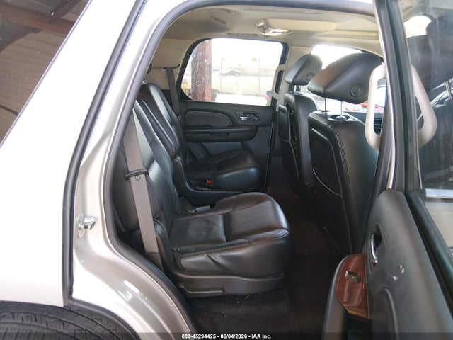 Cadillac Escalade Standard