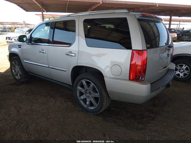 Cadillac Escalade Standard