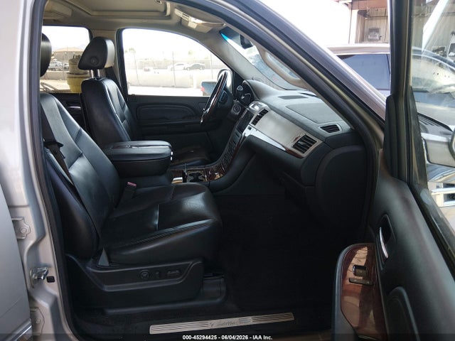 Cadillac Escalade Standard