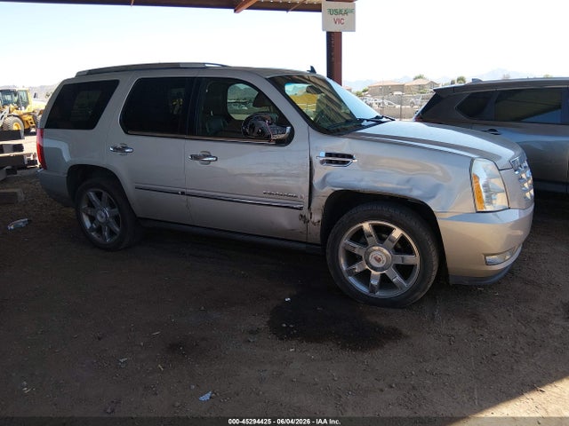 Cadillac Escalade Standard