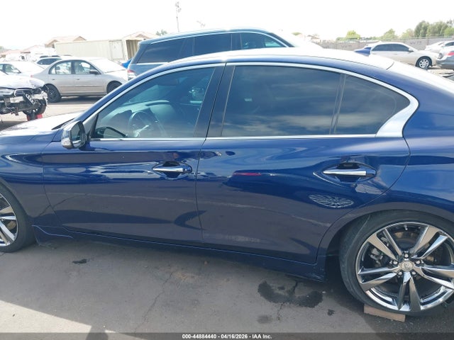 INFINITI Q50 Signature Edition