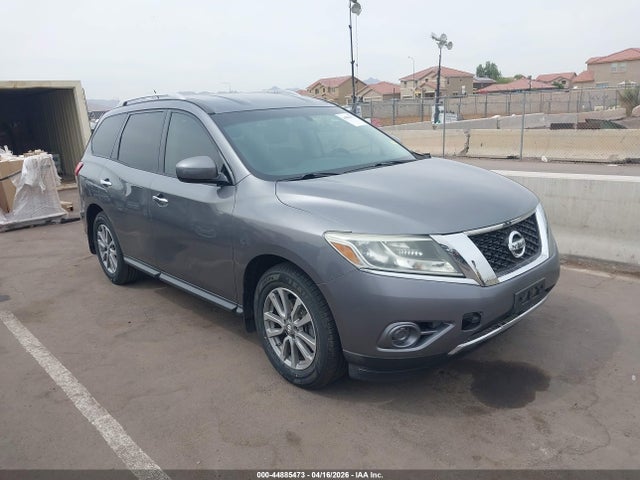 Salvage Nissan Pathfinder Image