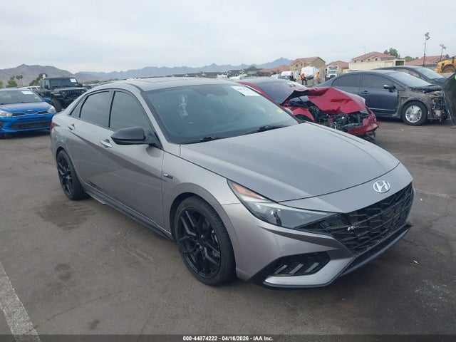 Salvage Hyundai ELANTRA Image