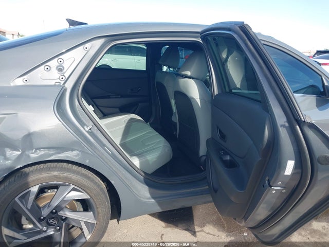 Hyundai ELANTRA Limited