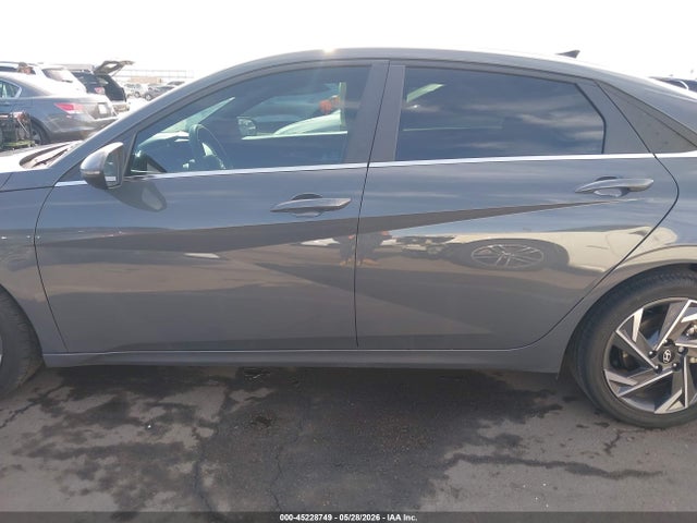 Hyundai ELANTRA Limited