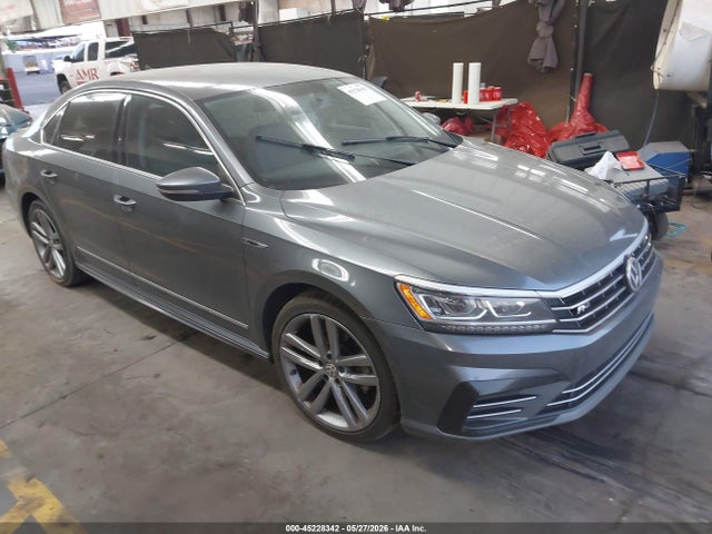 Salvage Volkswagen Passat Image