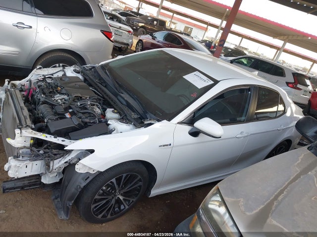 Toyota Camry Se Hybrid