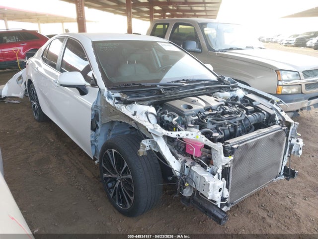 Salvage Toyota Camry Image