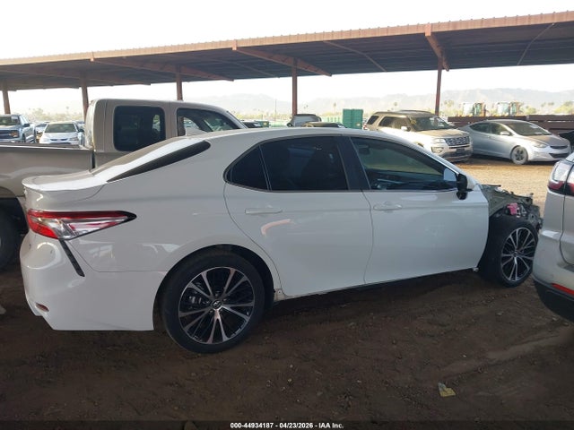 Toyota Camry Se Hybrid