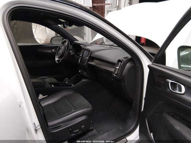Volvo Xc40 Recharge Pure Electric P8