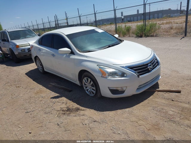 Salvage Nissan Altima Image