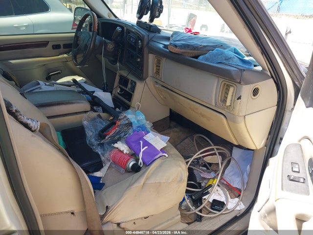 Cadillac Escalade Standard