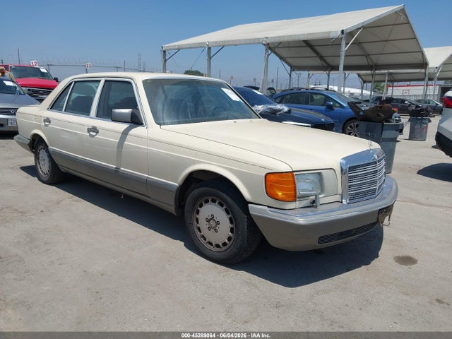 Salvage Mercedes-Benz 300 Image