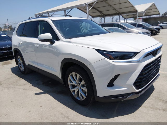 Salvage Toyota Grand Highlander Image