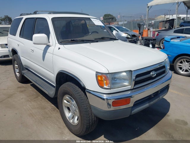 Salvage Toyota 4Runner Image