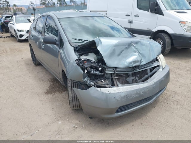 Salvage Toyota Prius Image