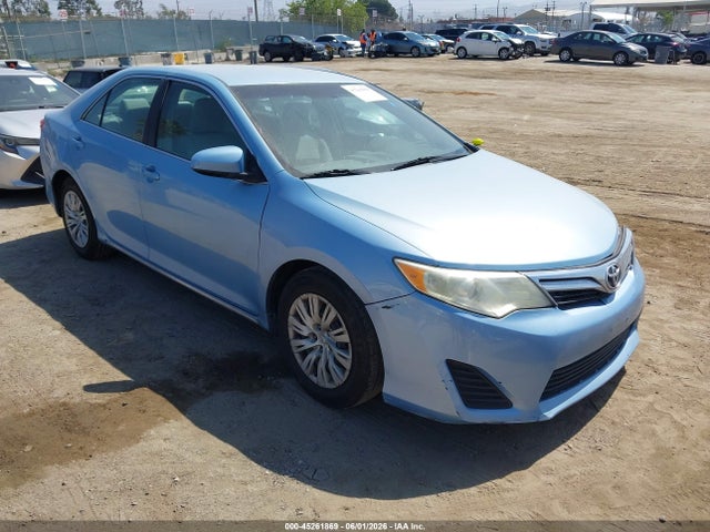 Salvage Toyota Camry Image