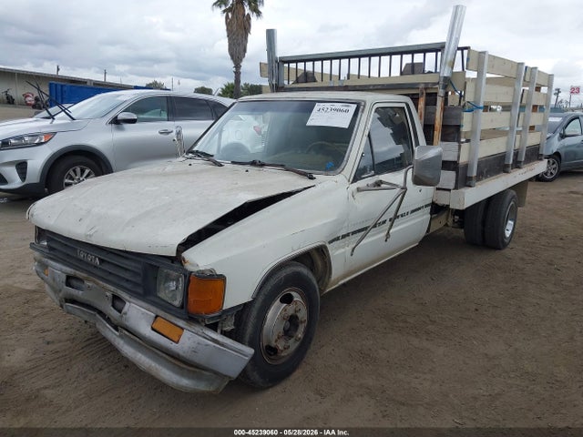 Toyota Pickup Cab Chassis Rn75