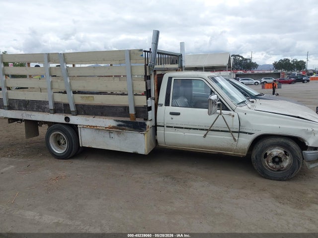 Toyota Pickup Cab Chassis Rn75
