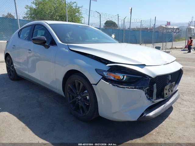 Salvage Mazda Mazda3 Image