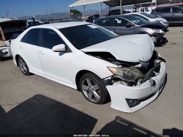 Salvage Toyota Camry Image