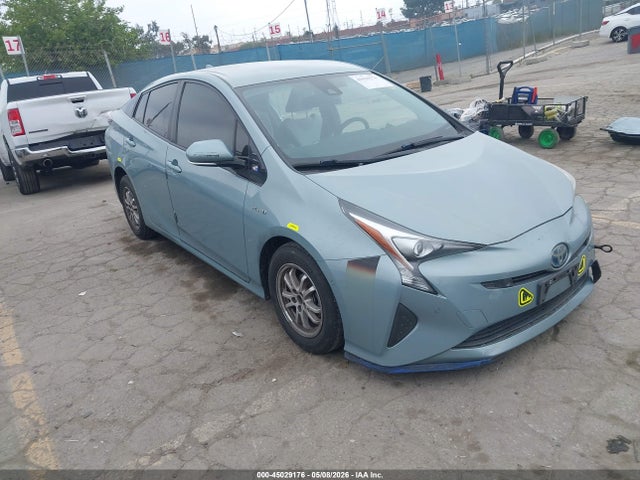 Salvage Toyota Prius Image