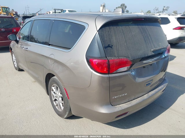 Chrysler Pacifica Touring