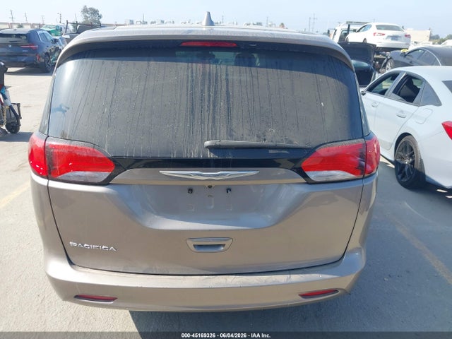 Chrysler Pacifica Touring